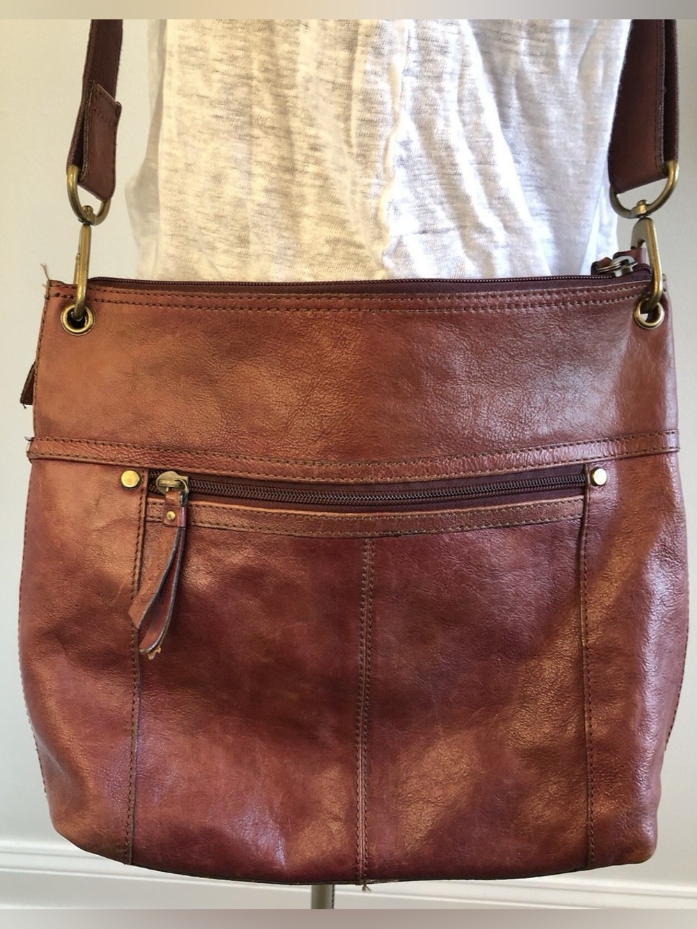 Fossil vintage Classic Brown Leather Crossbody Bag - Timeless Everyday Style
